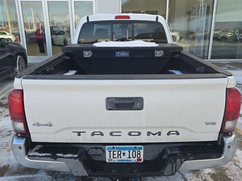 Used 2018 Toyota Tacoma SR5 image 7