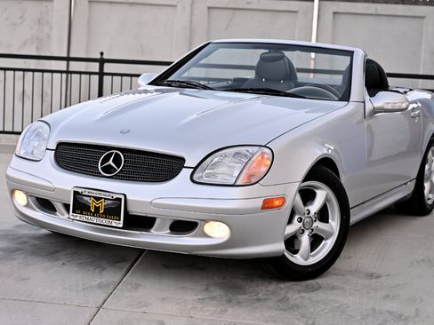 Used 2002 Mercedes-Benz SLK 320 image 3