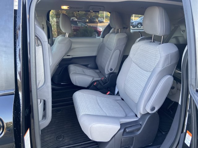 Used 2022 Toyota Sienna LE FWD image 16