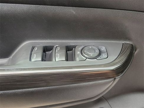 Used 2018 GMC Acadia SLT image 31