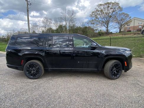 New 2026 Jeep Grand Wagoneer L Limited AWD/4WD image 7