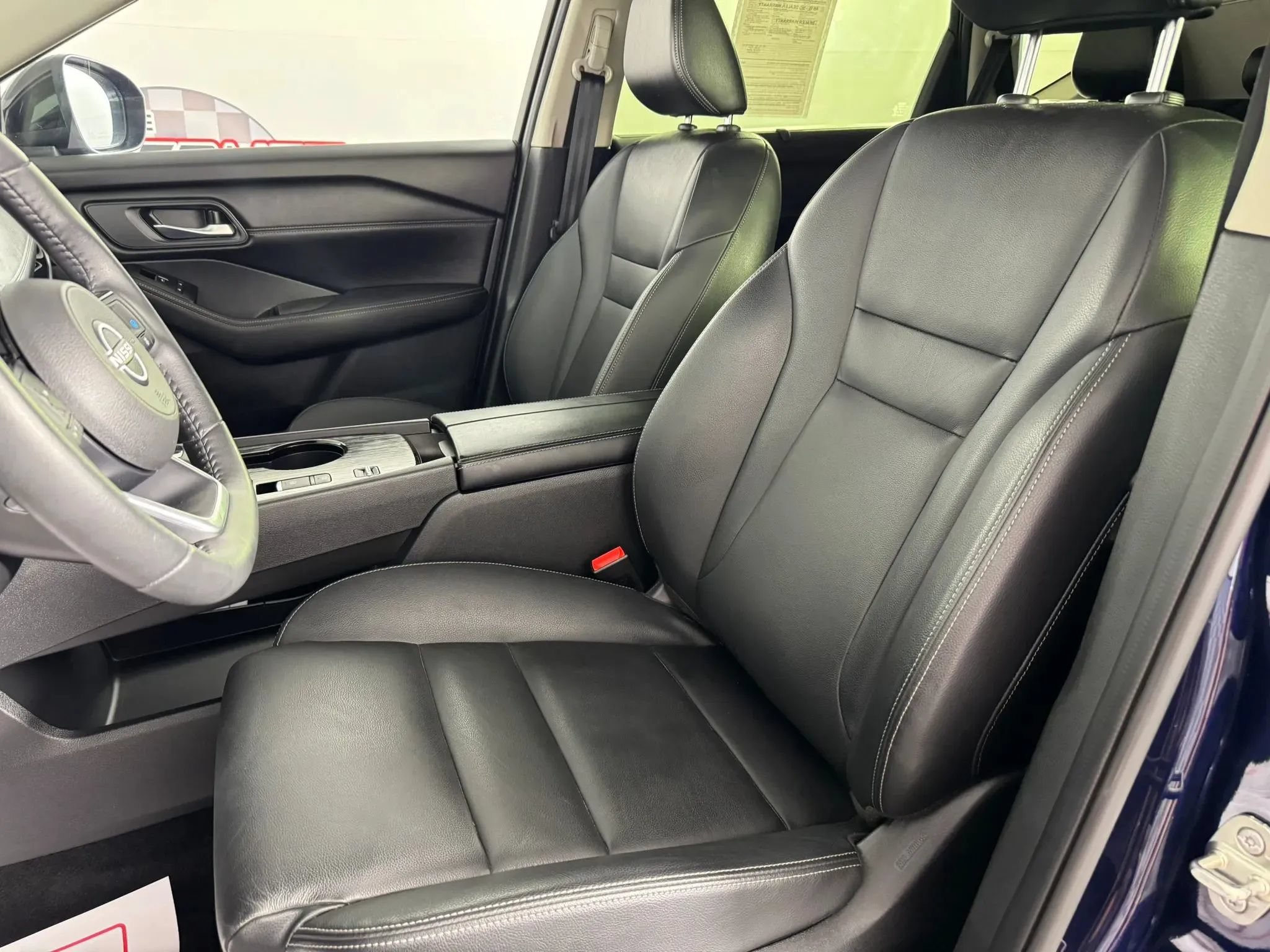 Used 2024 Nissan Rogue SL w/ SL Premium Package FWD image 37