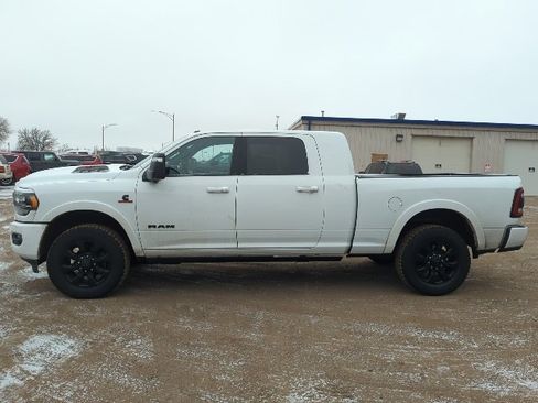 Used 2023 RAM 3500 Limited image 14
