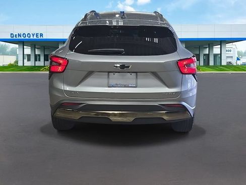 Used 2025 Chevrolet Trax ACTIV w/ Driver Confidence Package FWD image 8