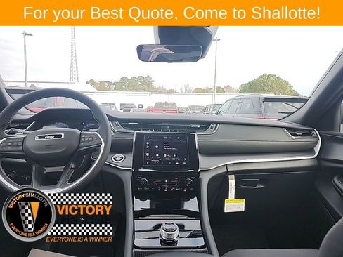 New 2025 Jeep Grand Cherokee Laredo X image 3