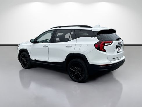 Used 2023 GMC Terrain SLE w/ Elevation Edition FWD image 5