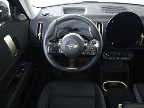 Used 2025 MINI Cooper Countryman S w/ Comfort Package Max image 10