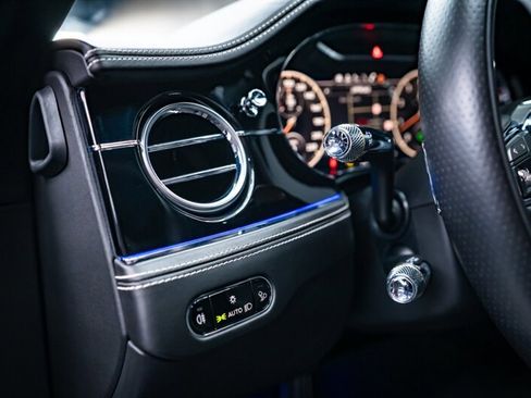 Used 2022 Bentley Flying Spur W12 image 27