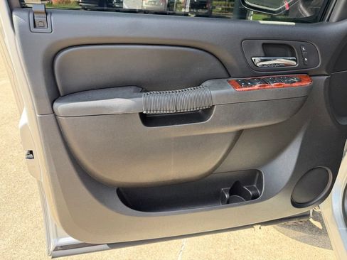 Used 2013 Chevrolet Avalanche LT w/ All-Star Edition RWD image 13