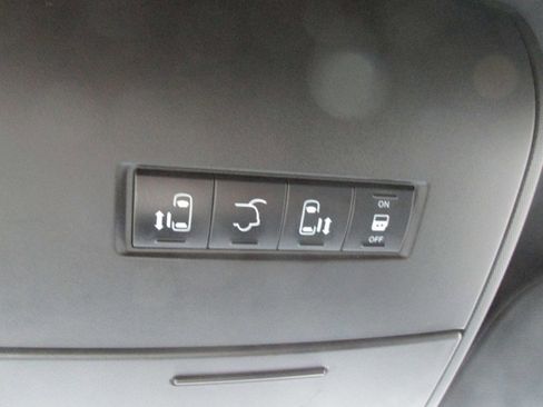 Used 2019 Dodge Grand Caravan GT FWD image 26