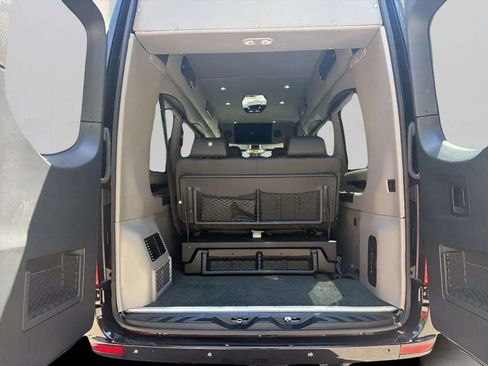 Used 2024 Mercedes-Benz Sprinter 3500 image 10
