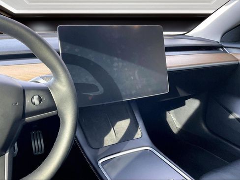 Used 2021 Tesla Model 3 Performance image 6