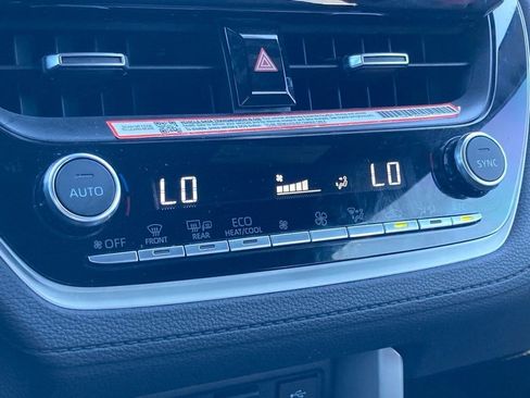 Used 2025 Toyota Corolla Cross AWD Hybrid image 25