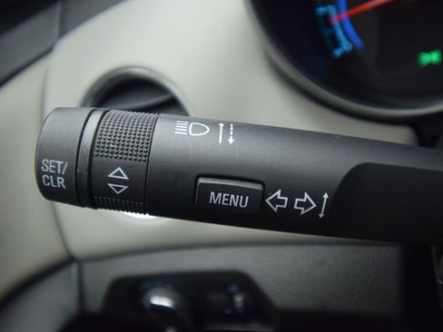 Used 2012 Chevrolet Cruze LT image 29