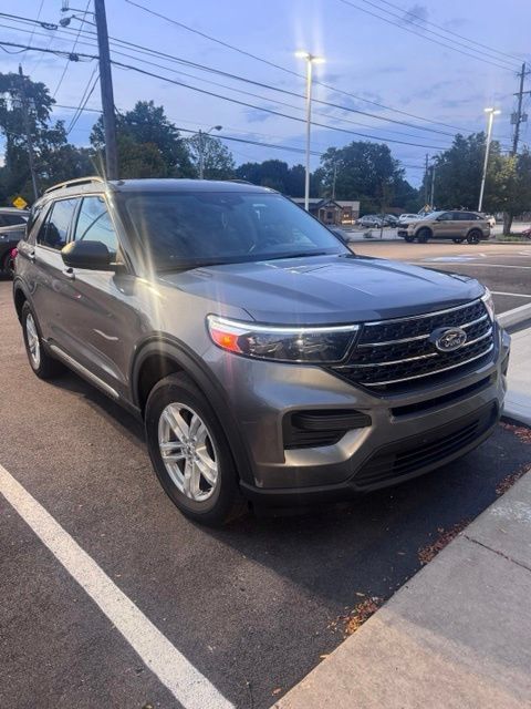 Used 2021 Ford Explorer XLT AWD/4WD image 1