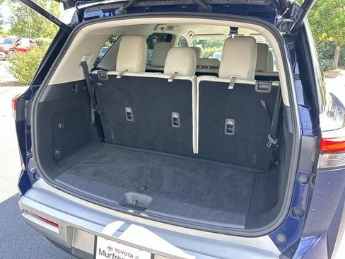 Used 2022 Nissan Pathfinder SL FWD image 12