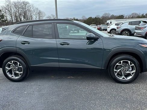 New 2026 Chevrolet Trax LT w/ LT Convenience Package image 4