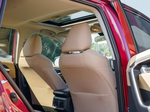 Used 2019 Toyota RAV4 XLE w/ Convenience Package FWD image 17