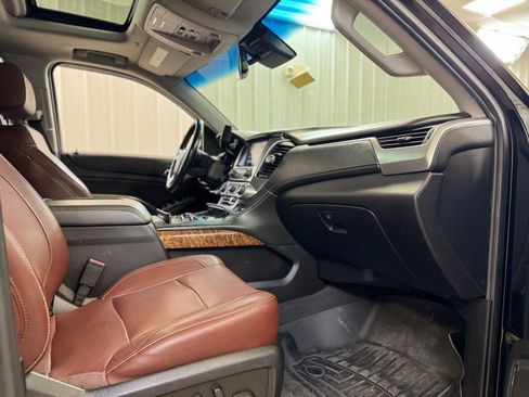 Used 2019 Chevrolet Suburban Premier w/ Premier Plus Edition AWD/4WD image 31