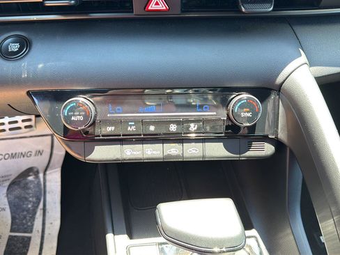 Used 2025 Hyundai Elantra Sport FWD image 16