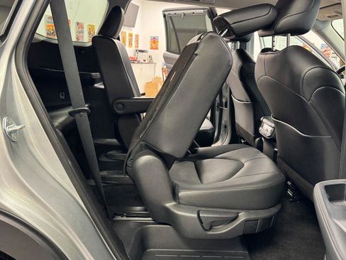 Used 2024 Toyota Grand Highlander XLE image 24