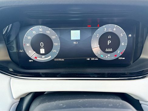 New 2026 Land Rover Range Rover Evoque Hoxton AWD/4WD image 39