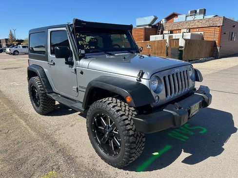 Used 2017 Jeep Wrangler Sport w/ Quick Order Package 24S AWD/4WD image 8