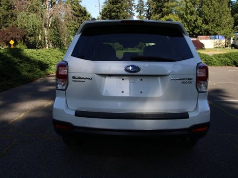 Used 2017 Subaru Forester 2.5i Premium AWD/4WD image 12