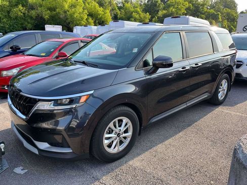 Used 2022 Kia Carnival LX FWD image 4
