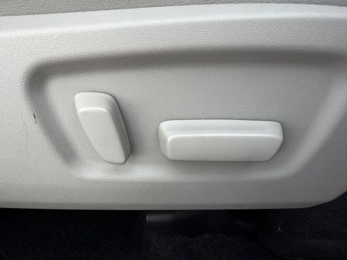 Used 2016 Toyota Highlander Limited Platinum image 26