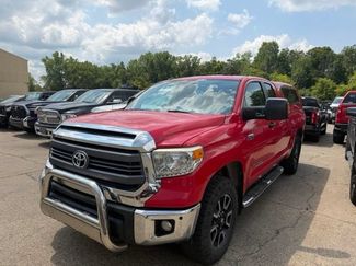 Used 2014 Toyota Tundra SR5 AWD/4WD video 1