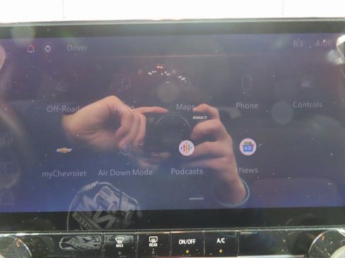 Used 2024 Chevrolet Colorado Trail Boss w/ Advanced Trailering Package image 18