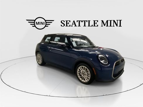 New 2026 MINI Cooper S image 2