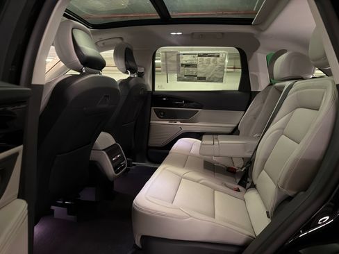 New 2026 Lincoln Nautilus Premier w/ Equipment Group 102A AWD/4WD image 18
