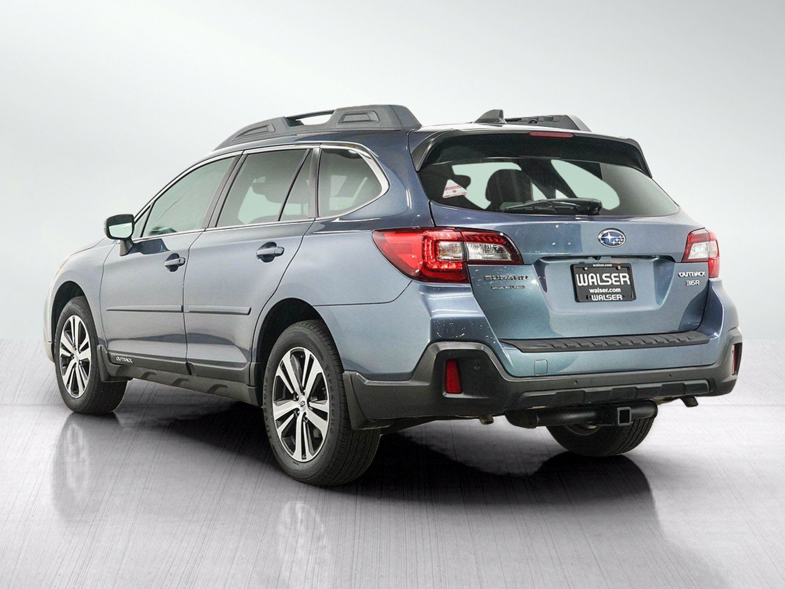 Used 2018 Subaru Outback 3.6R Limited AWD/4WD image 3