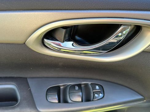 Used 2015 Nissan Sentra S FWD image 41