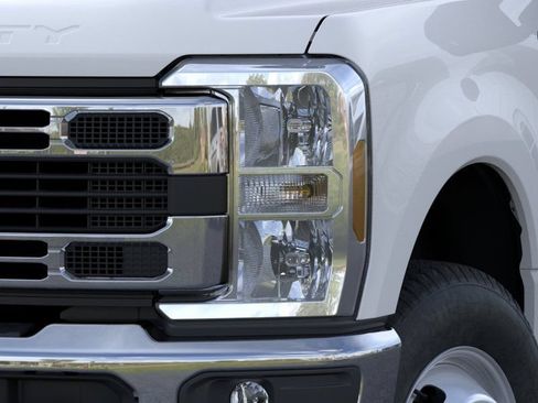 New 2026 Ford F350 XL w/ XL Chrome Package AWD/4WD image 18