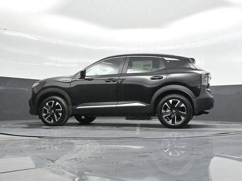 Used 2025 Nissan Kicks SV w/ SV Premium Package AWD/4WD image 32