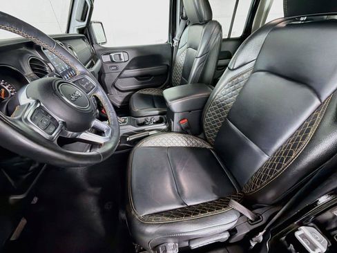Used 2022 Jeep Wrangler Unlimited Sahara AWD/4WD image 2