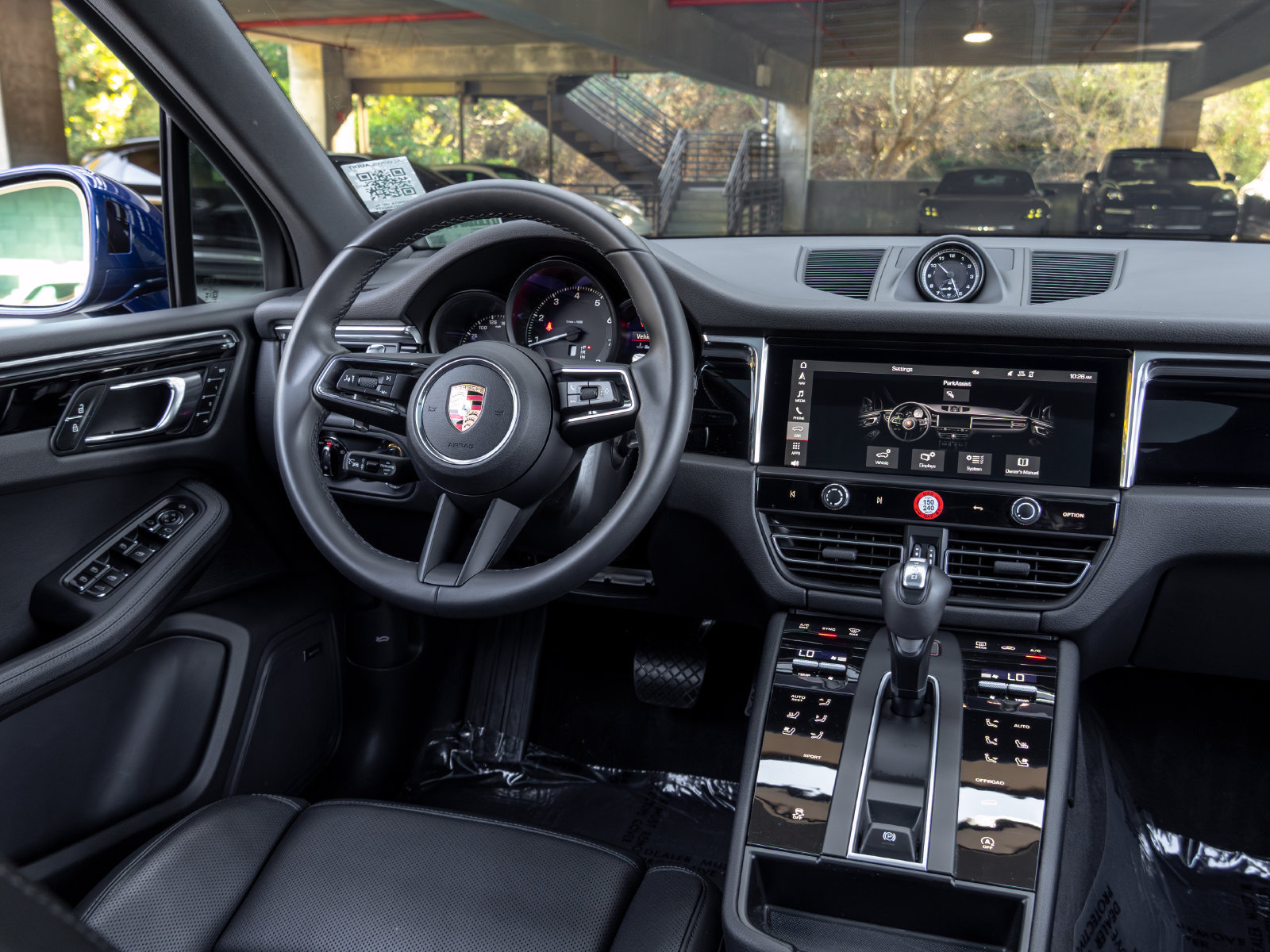 Certified 2026 Porsche Macan AWD/4WD image 40