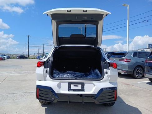 New 2026 BMW X2 xDrive28i AWD/4WD image 9