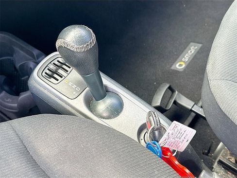 Used 2014 smart fortwo pure image 15