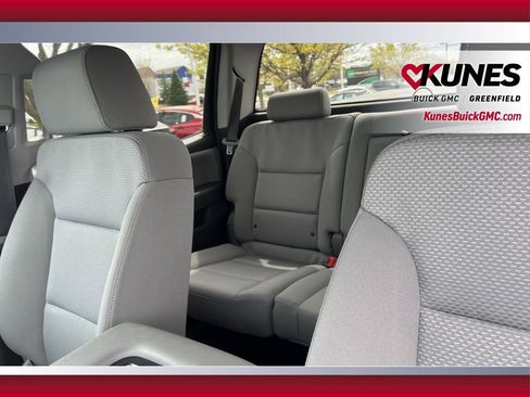 Used 2018 Chevrolet Silverado 1500 Custom w/ Custom Value Package AWD/4WD image 14