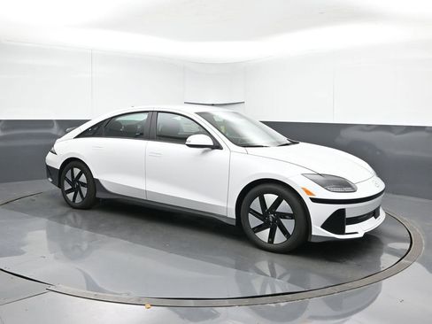 New 2025 Hyundai Ioniq 6 SE image 7