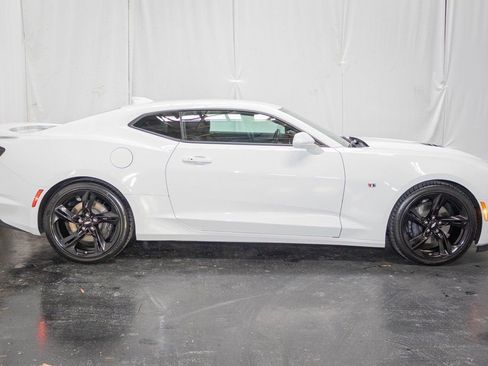 Used 2019 Chevrolet Camaro SS image 4