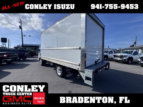 Used 2020 Isuzu NPR image 5