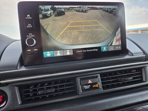 Used 2024 Honda Pilot EX-L image 11