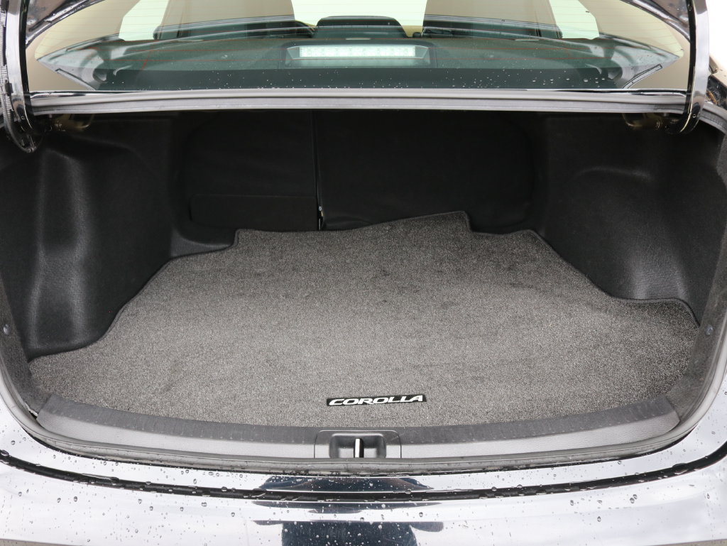 Used 2024 Toyota Corolla LE FWD image 29