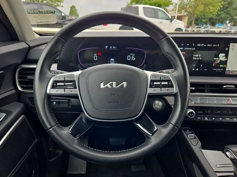 Certified 2023 Kia Telluride S w/ S Sunroof Package AWD/4WD image 22