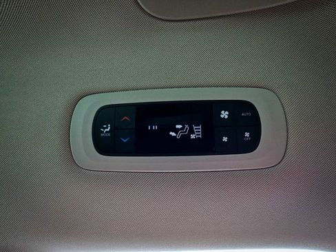 Used 2018 Chrysler Pacifica Touring Plus image 39